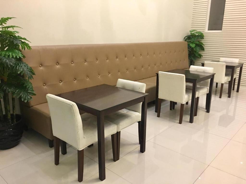 Manhattan Suites Inn Dumaguete City Exterior photo