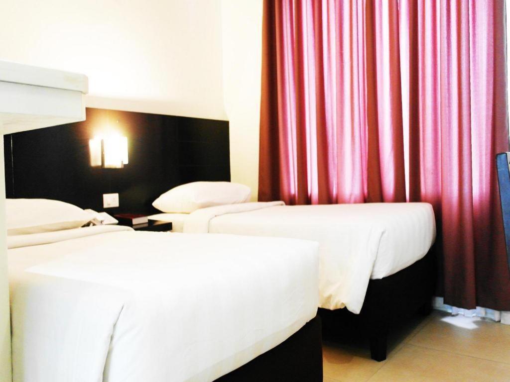 Manhattan Suites Inn Dumaguete City Exterior photo
