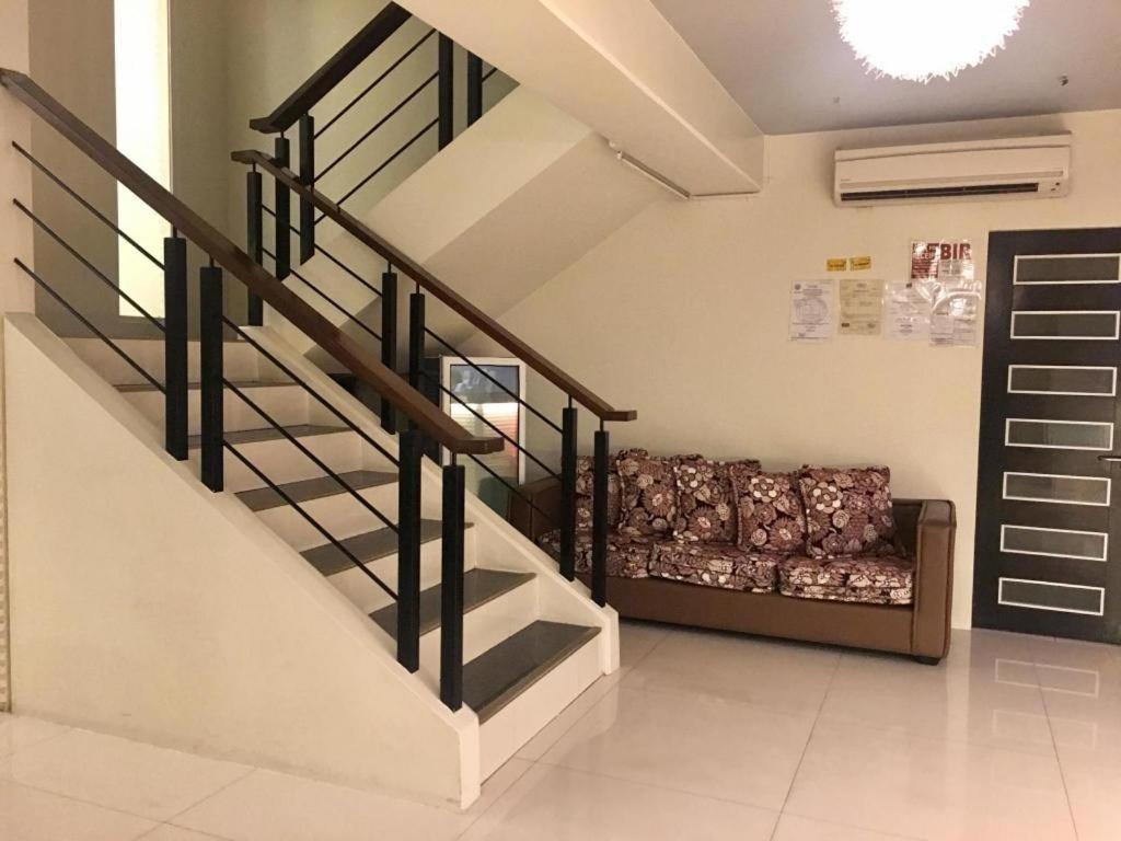 Manhattan Suites Inn Dumaguete City Exterior photo