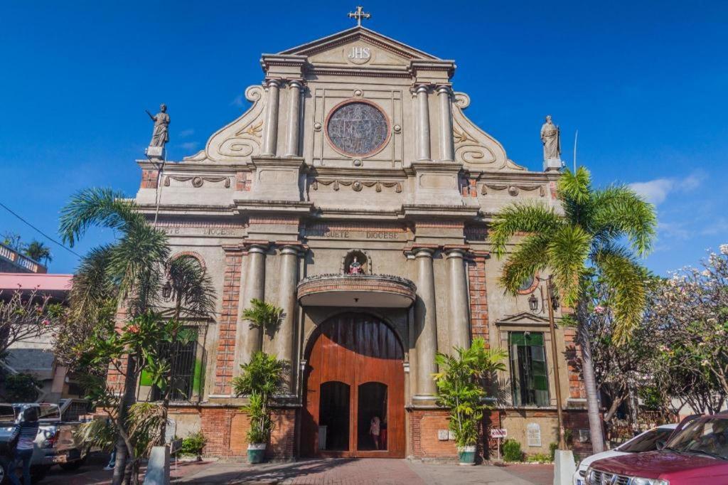 Manhattan Suites Inn Dumaguete City Exterior photo