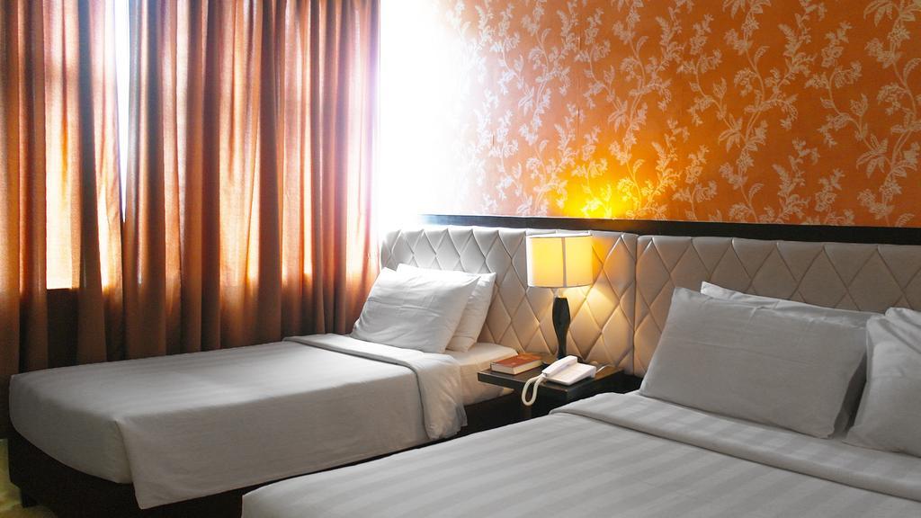 Manhattan Suites Inn Dumaguete City Exterior photo