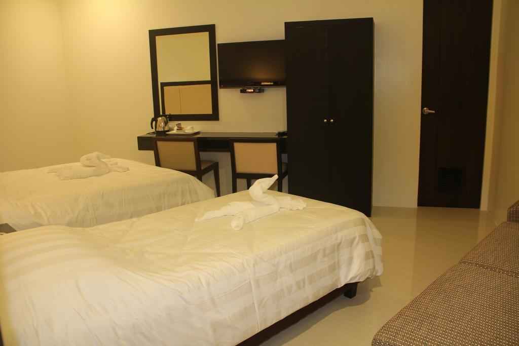 Manhattan Suites Inn Dumaguete City Exterior photo
