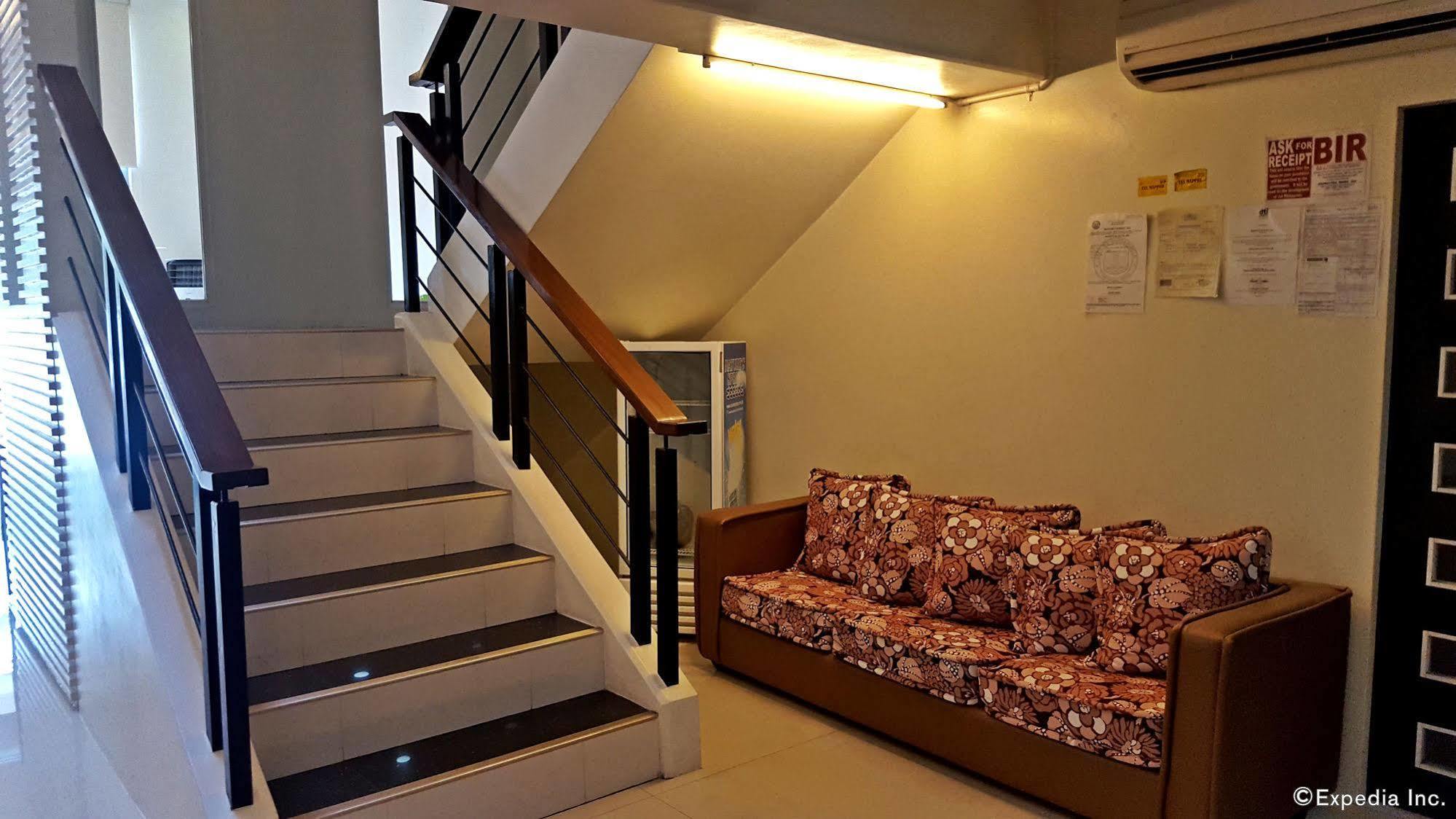 Manhattan Suites Inn Dumaguete City Exterior photo