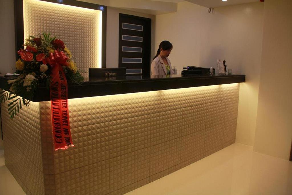 Manhattan Suites Inn Dumaguete City Exterior photo